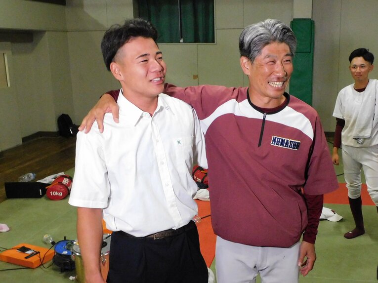 無名公立校・沼津商のドラフト初指名…後藤と仲間たちの号泣・喜び舞台裏を見る（画像は右に続きます）　　©Jun Aida