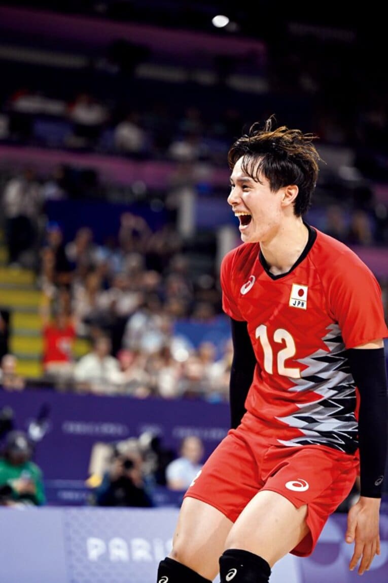 パリ五輪の前に左足首を負傷し、不安を抱えながら本大会に臨んだという高橋藍　©︎Asami Enomoto/JMPA