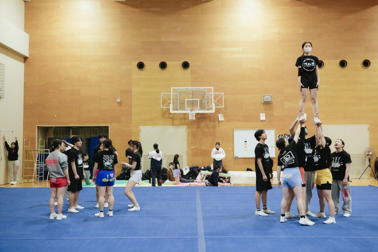現在の東外大チアリーディング部の練習風景。部員は80人を超えるという　©Wataru Sato
