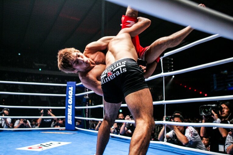 【アンケート5位】所英男vs.アレッシャンドリ・フランカ・ノゲイラ（2005年）©Susumu Nagao