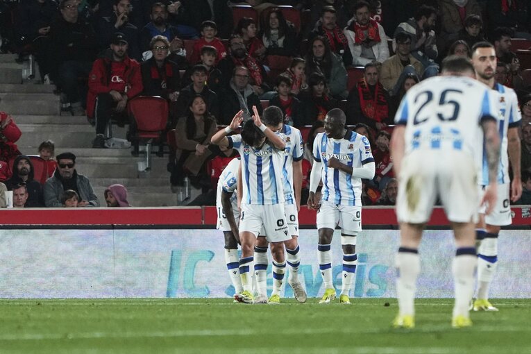 古巣マジョルカ戦でゴールを決めた久保は“謝罪”するようなポーズも　©Getty Images