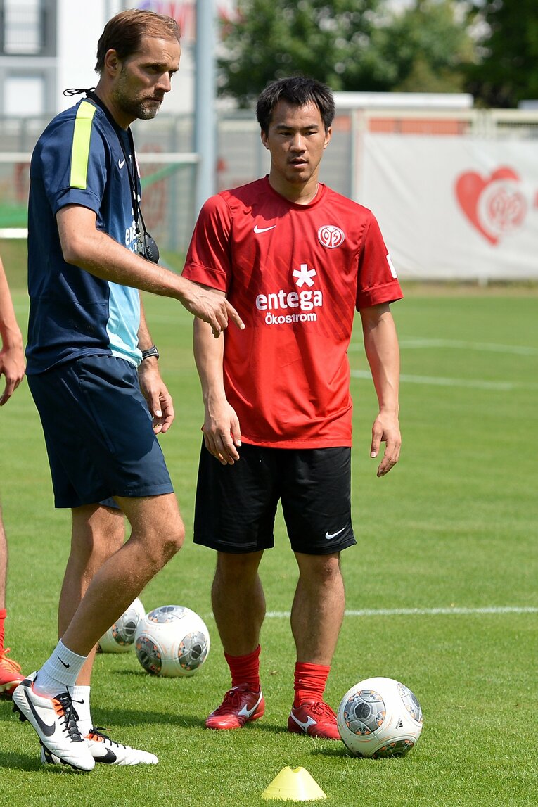 マインツ時代のトゥヘルと岡崎　©Getty Images