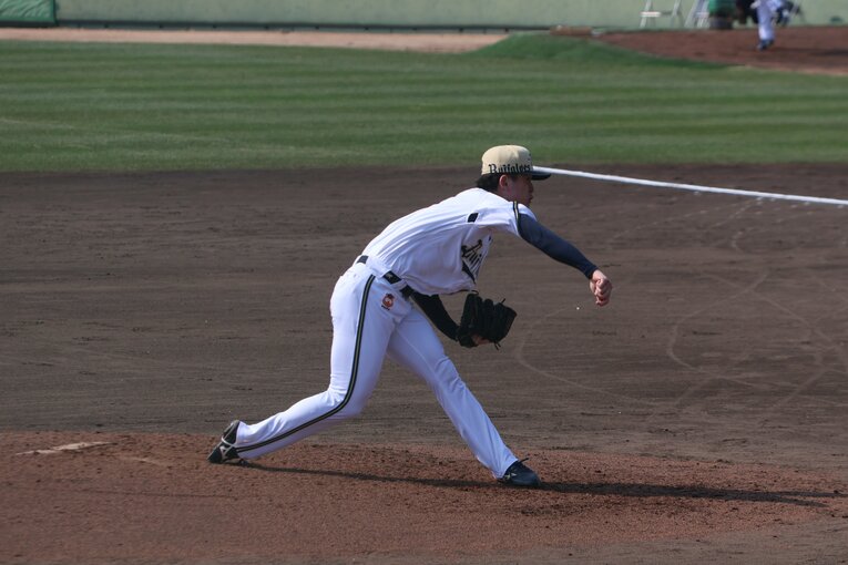 キャンプでの寺西　©Fumi Sawai