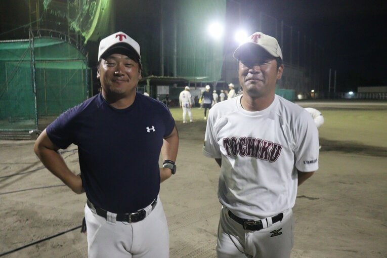 小倉工監督を経て4月に赴任した牧島健コーチ（左）と、今秋から東筑を率いる山下聖士新監督（右） ©Yuki Kashimoto