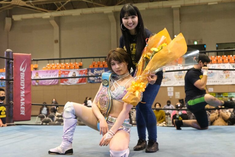 「可憐ですねぇ」人気女子レスラー・安納サオリに観客もウットリ…初の凱旋大会に滋賀が沸いた日「“絶対不屈彼女”は泣かないんです」(101)