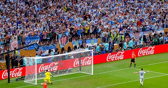W杯優勝で「500万人集まるとか狂乱の極み」「電柱・信号よじ登り→落下