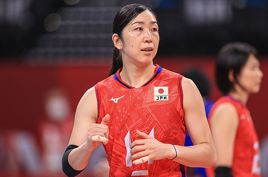 《現役引退》「悔しいより、申し訳ない」荒木絵里香が語る“集大成”の4度目のオリンピック「あの場面、一生思い出すんだろうな」<Number Web> photograph by AFLO SPORT