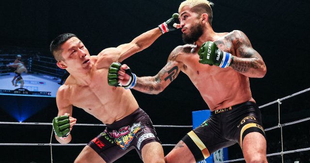 結婚して初めての試合で…」RIZIN勝利後、堀口恭司はリングに妻を呼んだ