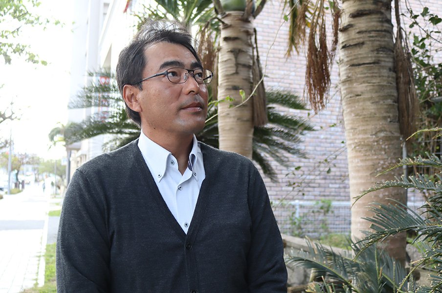低所得など社会事情も影響? 沖縄の“野球離れ”に甲子園準V腕&元巨人・ダイエーの大野倫氏はどう向き合うか<Number Web> photograph by Kou Hiroo