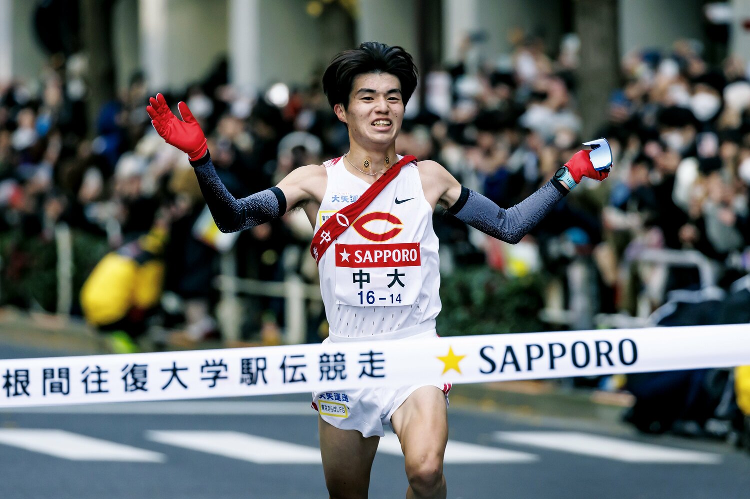 総合5位でゴールする中大アンカー・藤田大智（2年）。区間4位の走りを見せた　©Kiichi Matsumoto