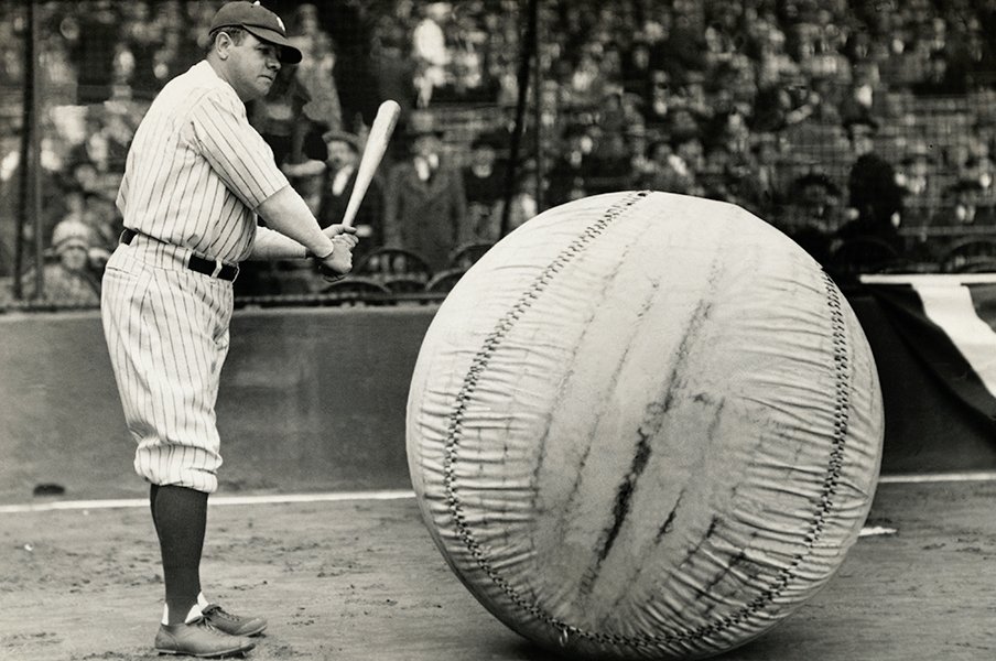 賭博問題に疫病、ベーブ・ルース。100年前と現代MLBの奇妙な相似。＜Number Web＞ photograph by AFLO