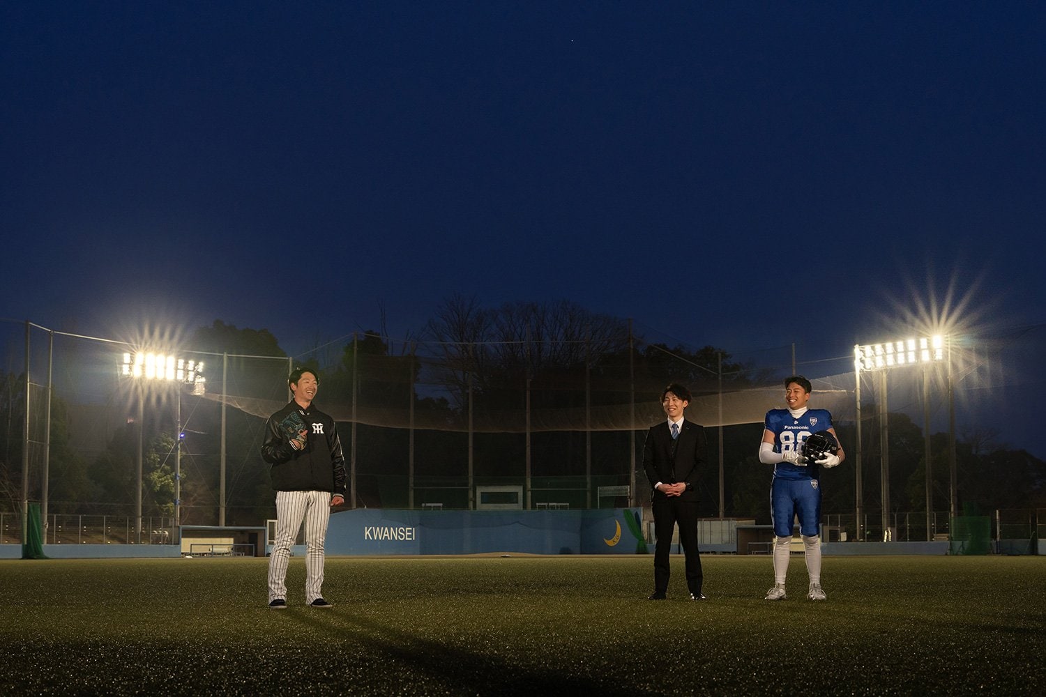 右から鈴木崇与（すずき・たかとも：パナソニック インパルス／パナソニック株式会社 エレクトリックワークス社 ライティング事業部 SCMセンター 生産管理部 店舗商品課）、内田創坪（うちだ・そうへい：パナソニック株式会社 エレクトリックワークス社 ライティング事業部 商品企画部 屋外商品企画課）