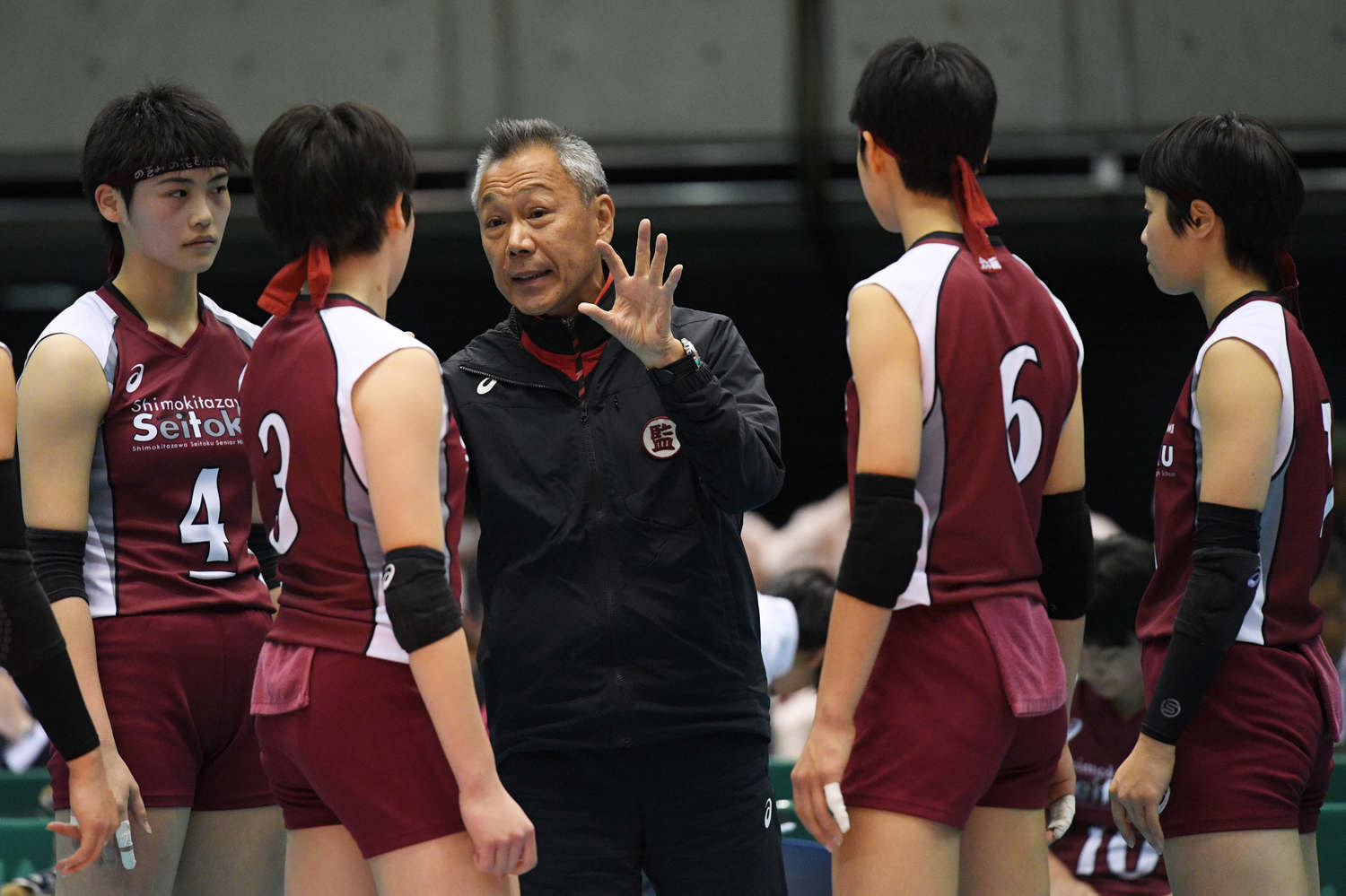 黒後ら多くの選手たちを指導してきた下北沢成徳高・小川監督(2017年)©︎AFLO SPORT