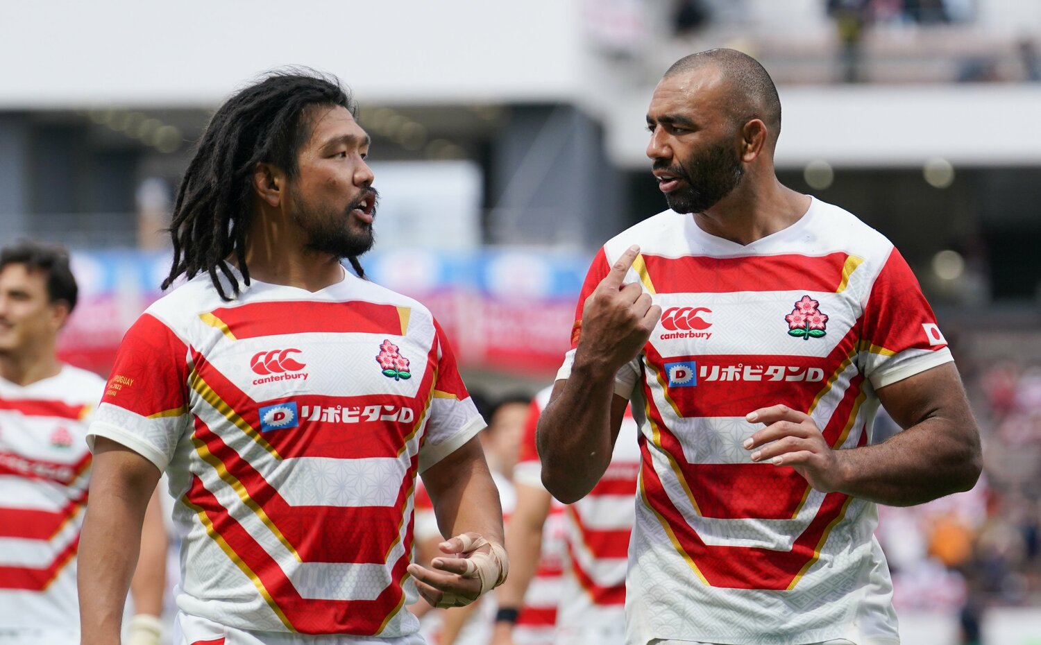 試合後に言葉をかわす堀江翔太とリーチ マイケル ©︎Akito Iwamoto