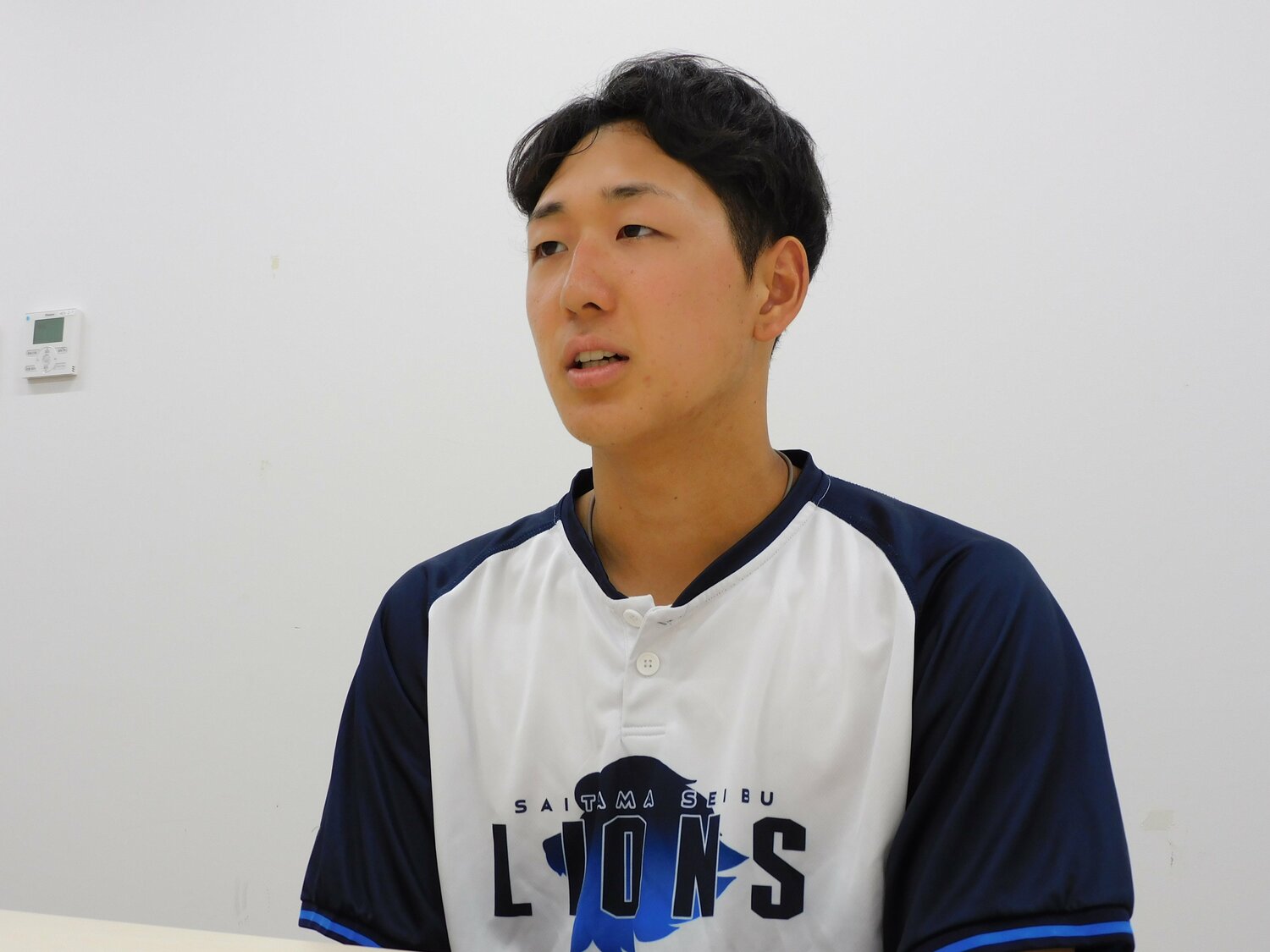 自身の課題と収穫を語る篠原　©NumberWeb