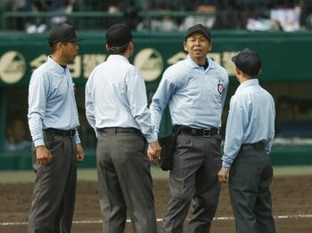 高校野球でも深刻化する審判の“なり手不足”問題「ボク、なりたいんです！」京都の強豪野球部・高2球児はなぜ審判を目指すのか？＜Number Web＞ photograph by KYODO