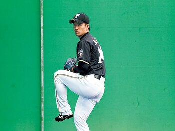 リリーフ転向へ、斎藤佑樹が決めた覚悟。~クローザーの醍醐味とプライド~<Number Web> photograph by Nanae Suzuki