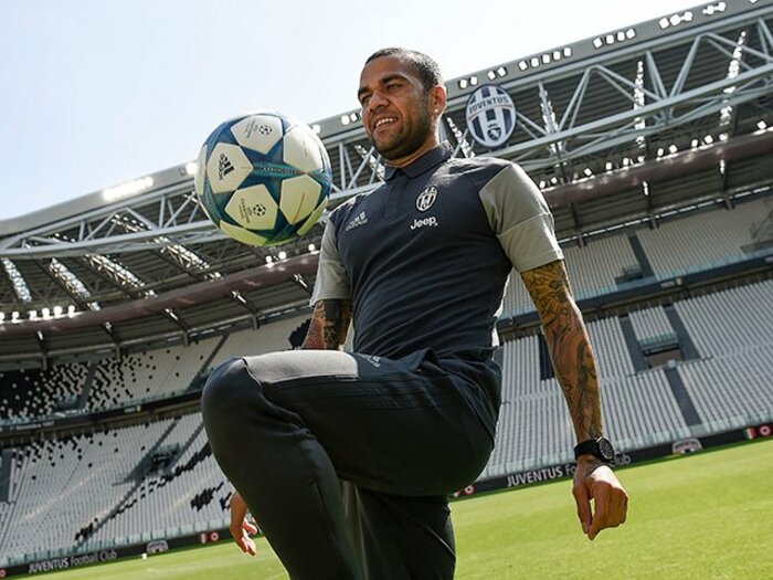 本気でCL優勝を狙うユーベの超補強。「最後に笑うのは技術志向のチーム」＜Number Web＞ photograph by AFLO