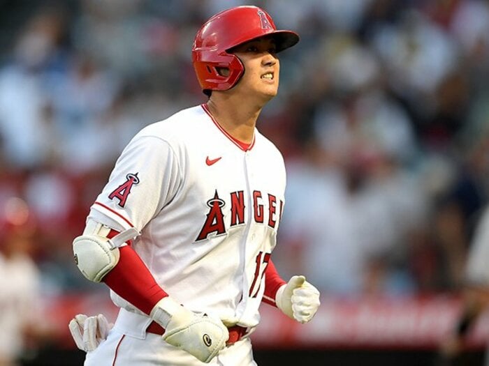 大谷翔平に「二刀流の天才」「またも偉業」と称賛の数々　ホームスチールに42号ホームラン、右手首にボールが当たってもスゴい〈Weekly SHOTIME〉＜Number Web＞ photograph by Getty Images