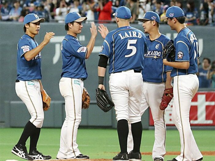 顔が見えないSNSとの向き合い方。日本ハム・広報が抱える葛藤。＜Number Web＞ photograph by Kyodo News