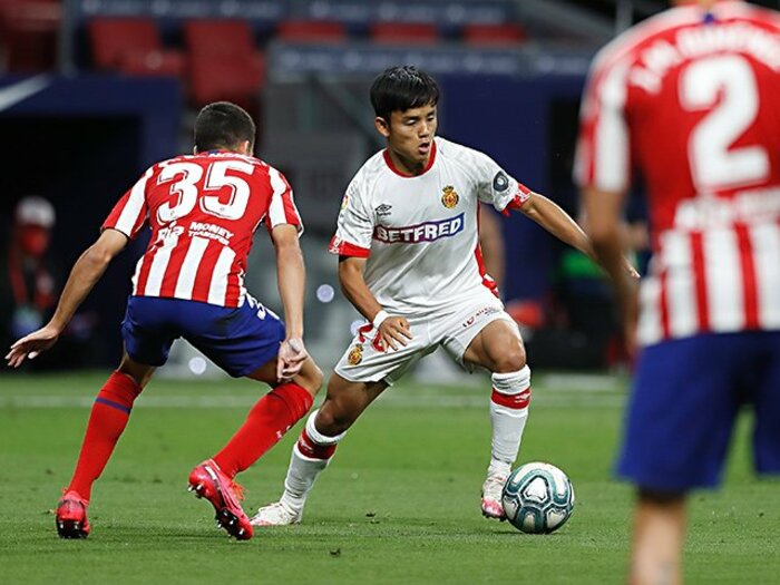 久保建英を非凡たらしめる要素とは。パスを受ける前の3つの「初期設定」＜Number Web＞ photograph by AFLO