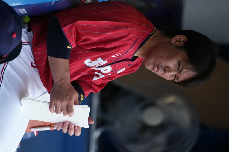 “5年前戦力外→球団営業マン”が実現させたホークス本拠地の新名物…あなたは「マルタイ棒ラーメンポール」を知っていますか？ (6)