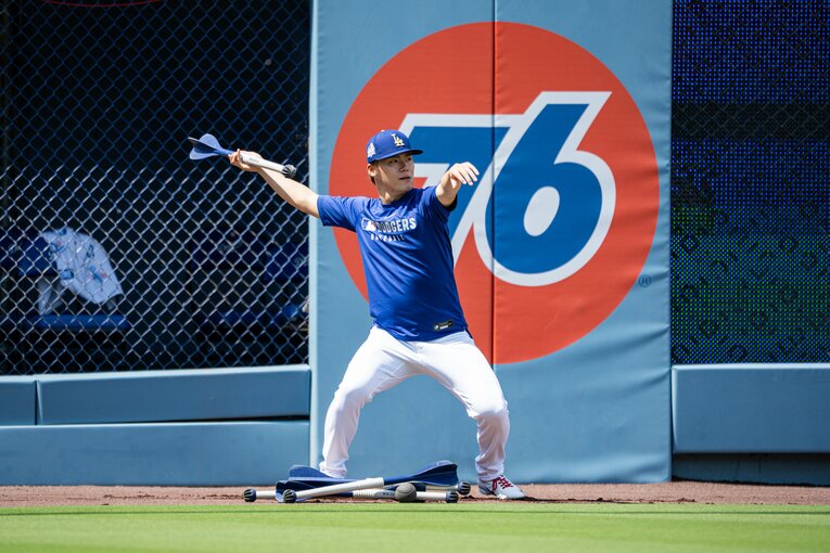 【常勝ドジャースと大谷らの”ステキな日常”／全100枚超】やり投げ練習中の由伸…写真はまだまだ続きます　©Nanae Suzuki