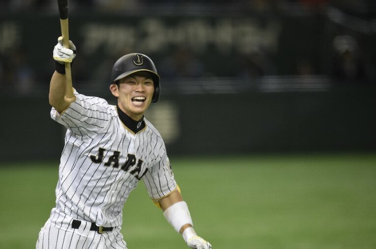 WBC前年の2016年秋に行われたオランダとの強化試合では劇的なサヨナラ安打を放った大野 ／ photograph by Naoya Sanuki