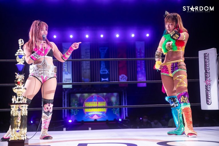 白川未奈vs.ウナギ・サヤカ©STARDOM