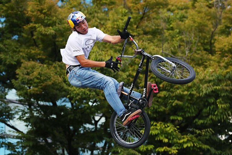 昨季のW杯で優勝を飾るなど、大きな期待を背負う18歳。9月の全日本BMXフリースタイル選手権では連覇を達成した。この取材後、撮影中に左足かかとを骨折し、現在はリハビリに励んでいる　©YUTAKA/AFLO SPORT