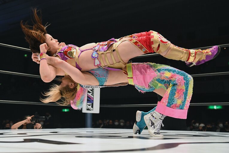 月山和香はドラゴンスープレックスホールドで岩谷麻優に敗れた