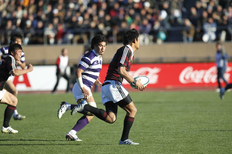 早稲田大学時代（明治大・田村優とのマッチアップ）　©︎Tamon Matsuzono