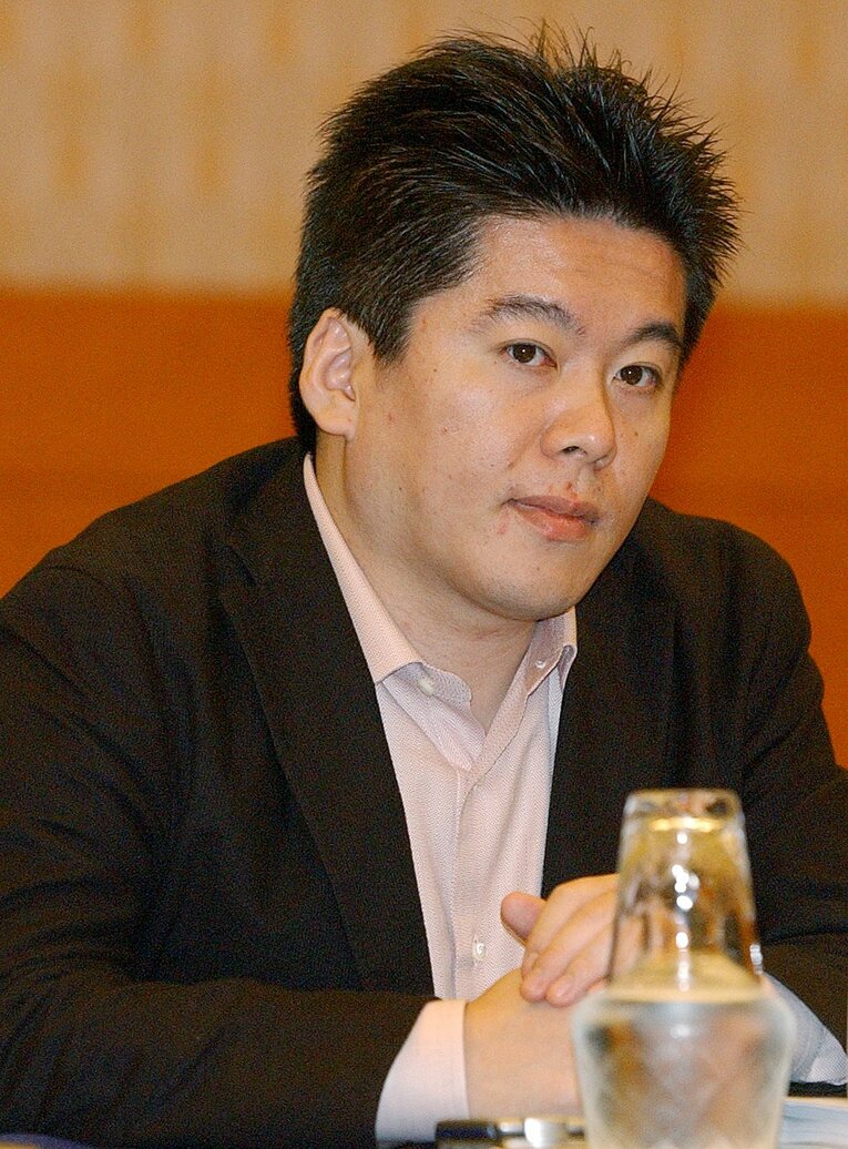 近鉄買収に名乗りを上げ、NPB審査小委員会の第2回ヒアリングに臨んだ“ホリエモン”ことライブドアの堀江貴文社長（当時）　©︎JIJI PRESS