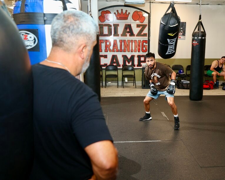 ラモン・カルデナス　©︎Mikey Williams/Top Rank