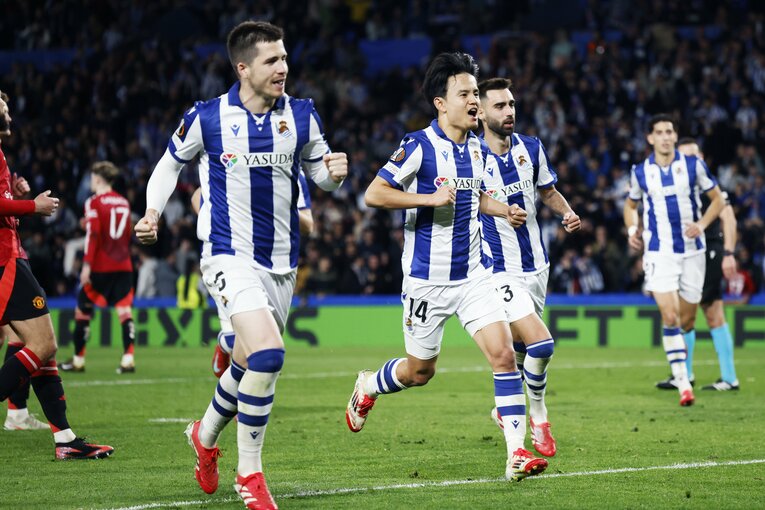 「久保建英が絶叫…悔しそうに顔面を」マンUを本気で倒しにいった“核心の1枚”カメラマンが間近で激写「同点弾演出CKだけじゃない」激情ぶり(11)