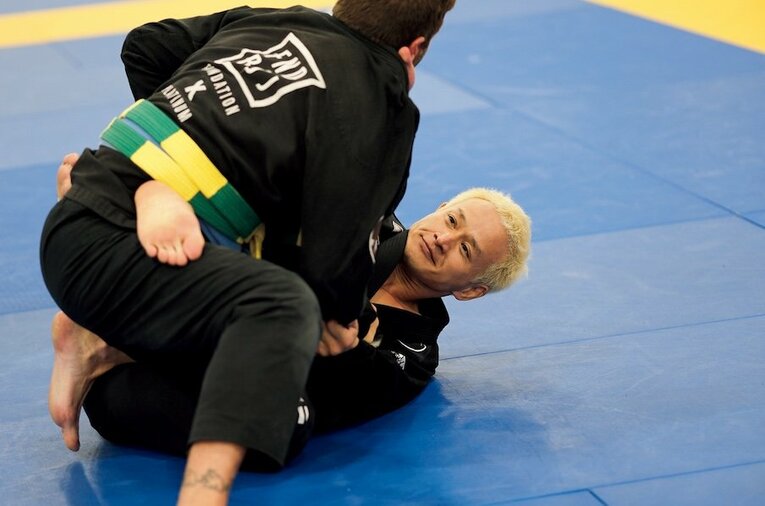 福島善成／1998年にお笑いコンビ「ガリットチュウ」を結成。2023年のワールドマスター柔術選手権でマスター4青帯ライト級優勝を果たした ／ photograph by Takashi Iga