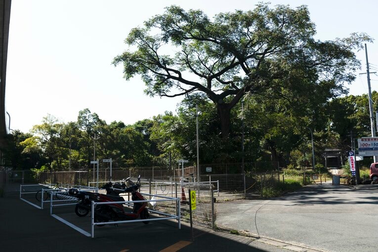 旧淀駅舎の跡地