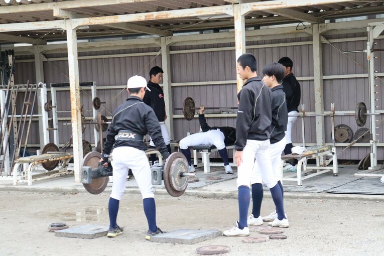 昨春は強豪・智弁学園をコールド勝ちで破ると夏も県大会でベスト8まで進出。普通の公立校である畝傍の躍進の理由は？　©Genki Taguchi