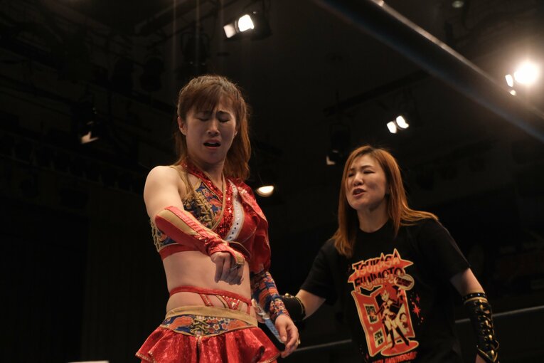 「燃え尽き症候群」から岩谷麻優が迎えた“キャリアで一番のピーク”…右ヒジ脱臼まで続いた藤本つかさとの“最高峰の女子プロレス”(51)