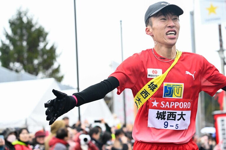 雨中の5区で区間新記録をマークし、大会MVPに輝いた“山の妖精”こと山本唯翔。一方で“神”こと順大・今井正人の記録は超えられず　©Nanae Suzuki