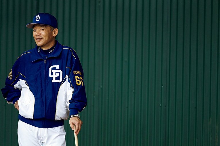 誰よりも「勝てる監督」だった落合博満。在任中は4回のリーグ優勝に加えて、8年連続でAクラスを維持した ／ photograph by Tamon Matsuzono