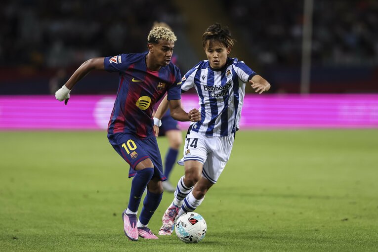 ラ・リーガで久保建英とマッチアップするヤマル　©Getty Images