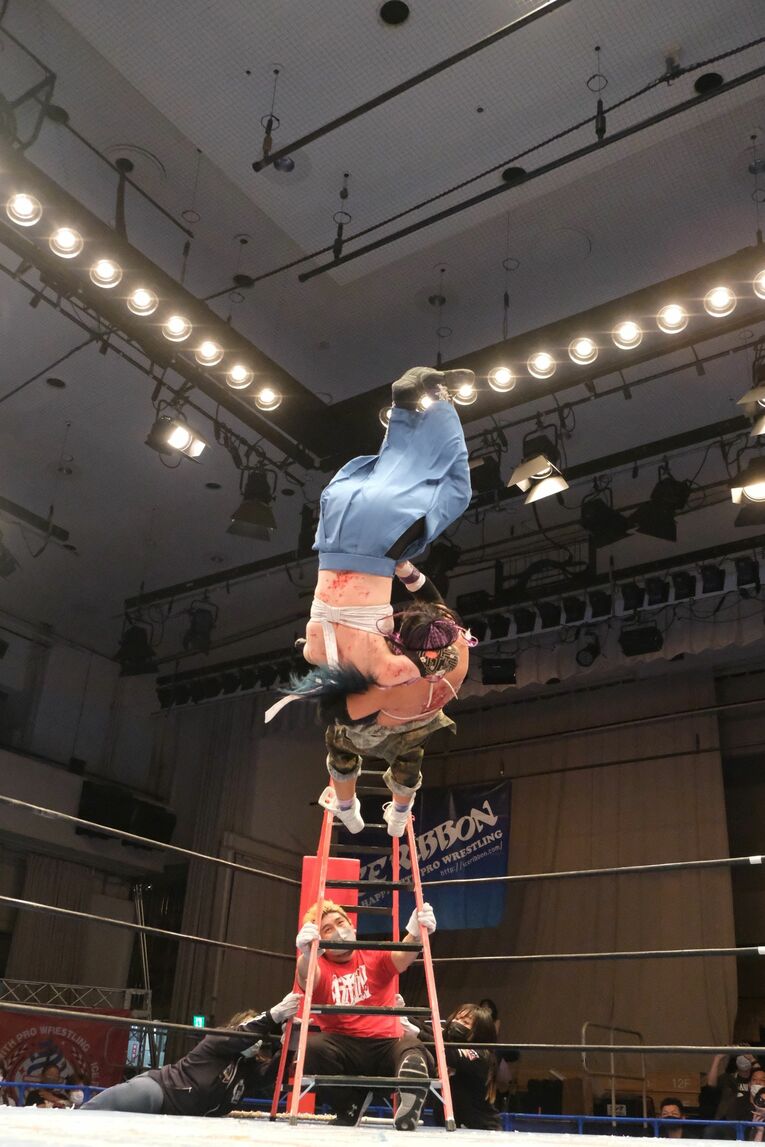 世羅りさvs.山下りな