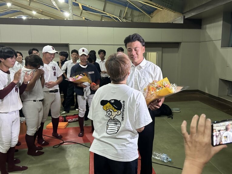 無名公立校・沼津商のドラフト初指名…後藤と仲間たちの号泣・喜び舞台裏を見る（画像は右に続きます）　　©Jun Aida