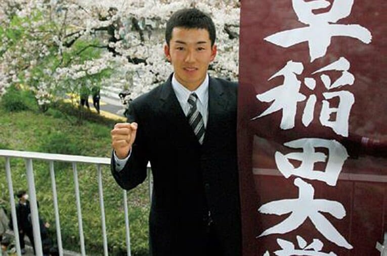 06年夏、決勝再試合まで948球を投げて優勝投手になった‘‘ハンカチ王子‘‘。「自分はまだ未熟」と語って進学を選んだ ／ photograph by KYODO