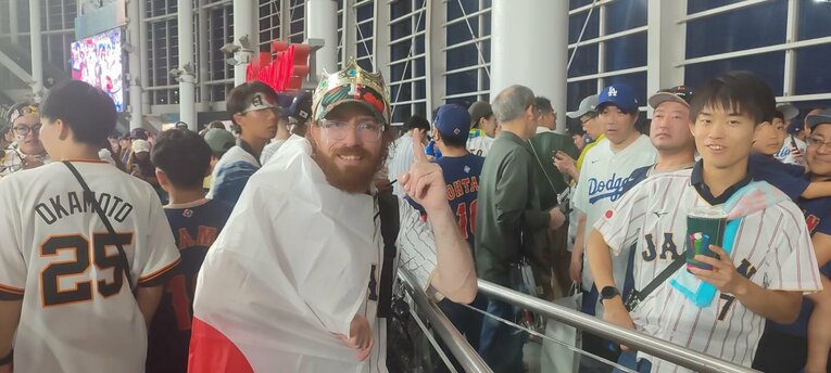 日本を応援するアメリカ人©Hiroaki Sawada