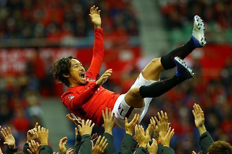 2018年シーズン限りで現役引退。セレモニーでは多くのレッズファンの目の前で何度も宙を舞った ／ photograph by J.LEAGUE