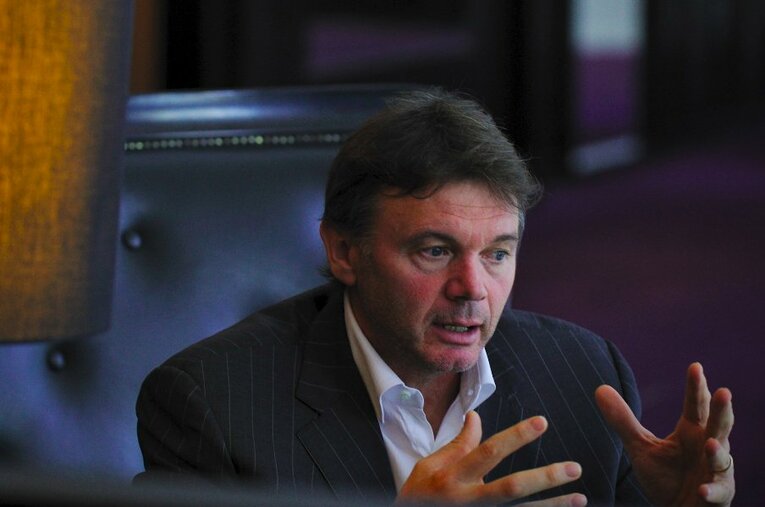 トルシエはサッカーの歴史を振り返りながら、グループリーグ突破の可能性を語った ／ photograph by Takuya Sugiyama