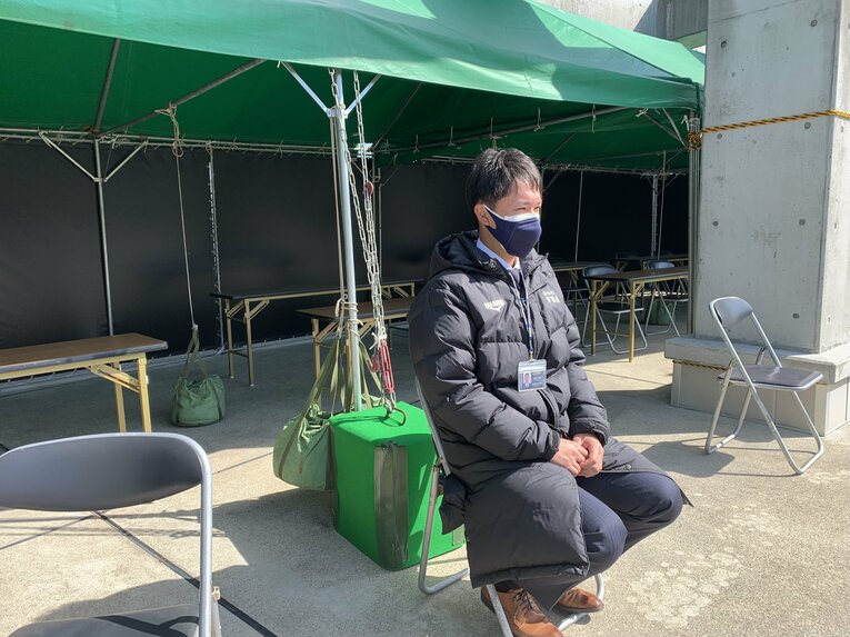 宮崎キャンプの視察に訪れた岡崎スカウト　©︎Noriko Yonemushi