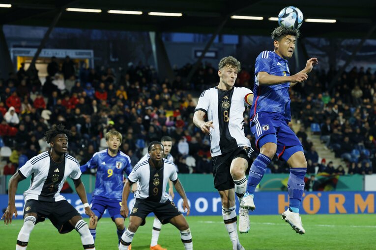 「CLやELに出ているドイツ有望株のフィジカルに負けず…」パリ世代日本代表を撮って感じた“肉体とハートの充実ぶり”(23)